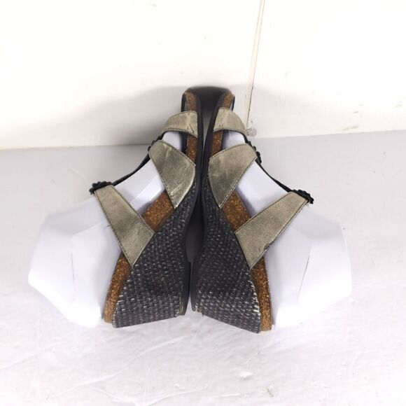 Taos Women's US8 Metallic Silver Leather Rhinestone Wedge Strappy Slide Sandals - Picture 10 of 16